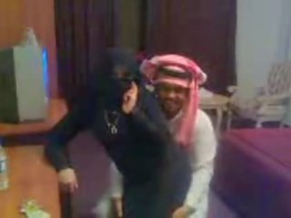 Koweit عربي الحجاب slattern دعوة فتاة عربي وسط عصام