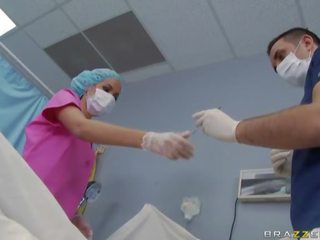 Expert тейлор і a новий surgeon